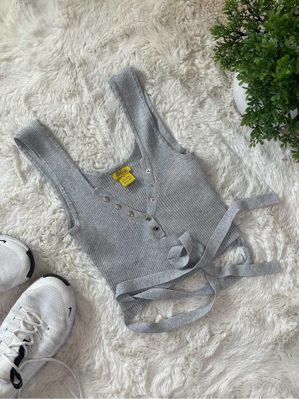 Daisy Gray Ribbed Knit Snap Front Wrap Tie Crop Tank Top Sleeveless Small